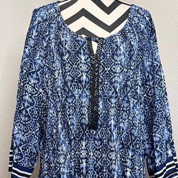Catherine's Abstract Beaded Neck Mature Lightweight Chiffon Sz 4X Tunic Blouse - Picture 4 of 12